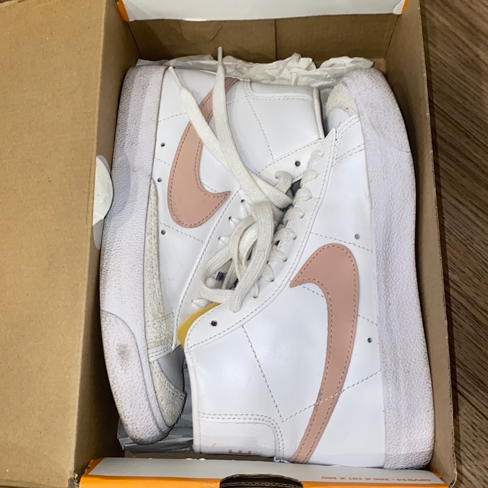 Nike blazer mid ‘77